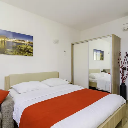 Apartment Ankora *