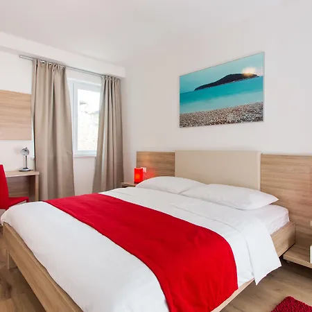 维拉安科拉公寓 *